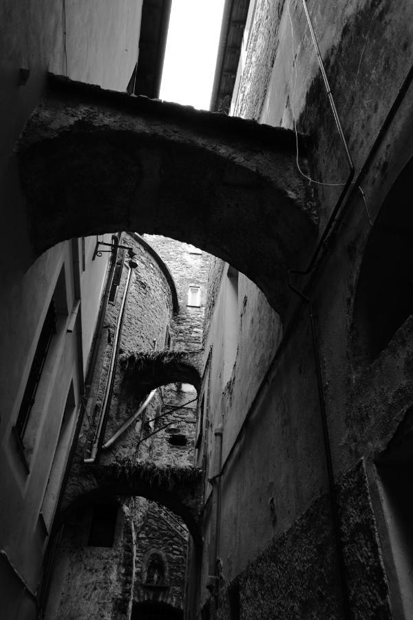 La Casa Degli Alberi Dolceacqua Exterior foto