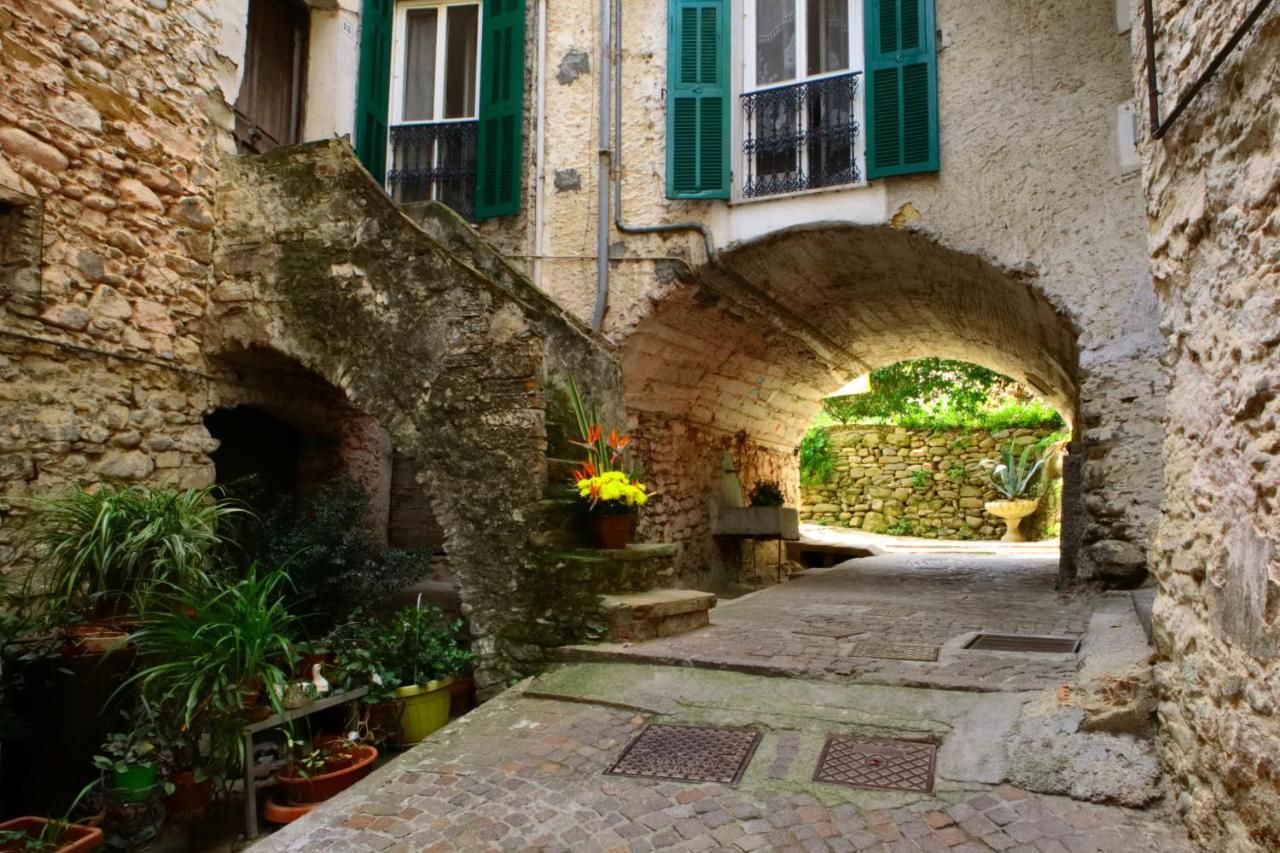 La Casa Degli Alberi Dolceacqua Exterior foto