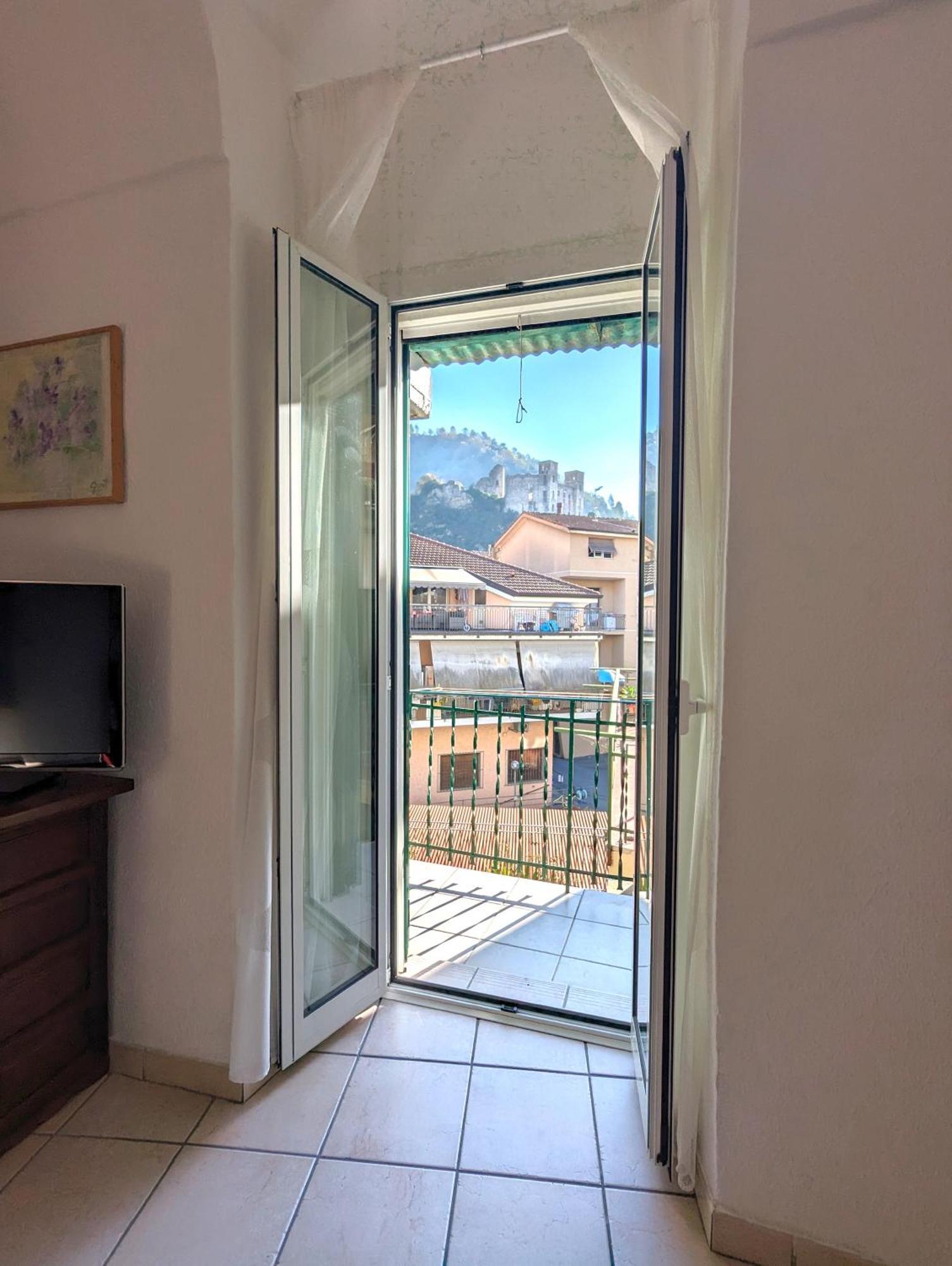 La Casa Degli Alberi Dolceacqua Exterior foto